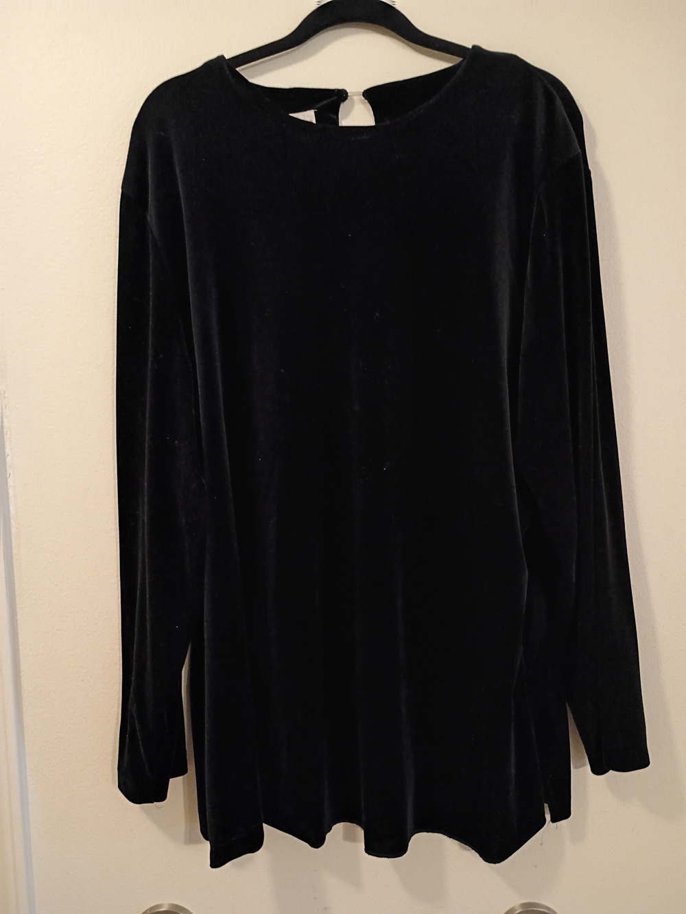 Briggs New York Black Velvet Tunic Top